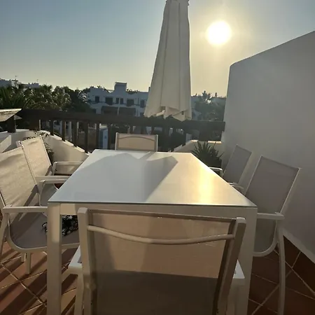 Apartment Schoenes Reihenhaus Mit Pool